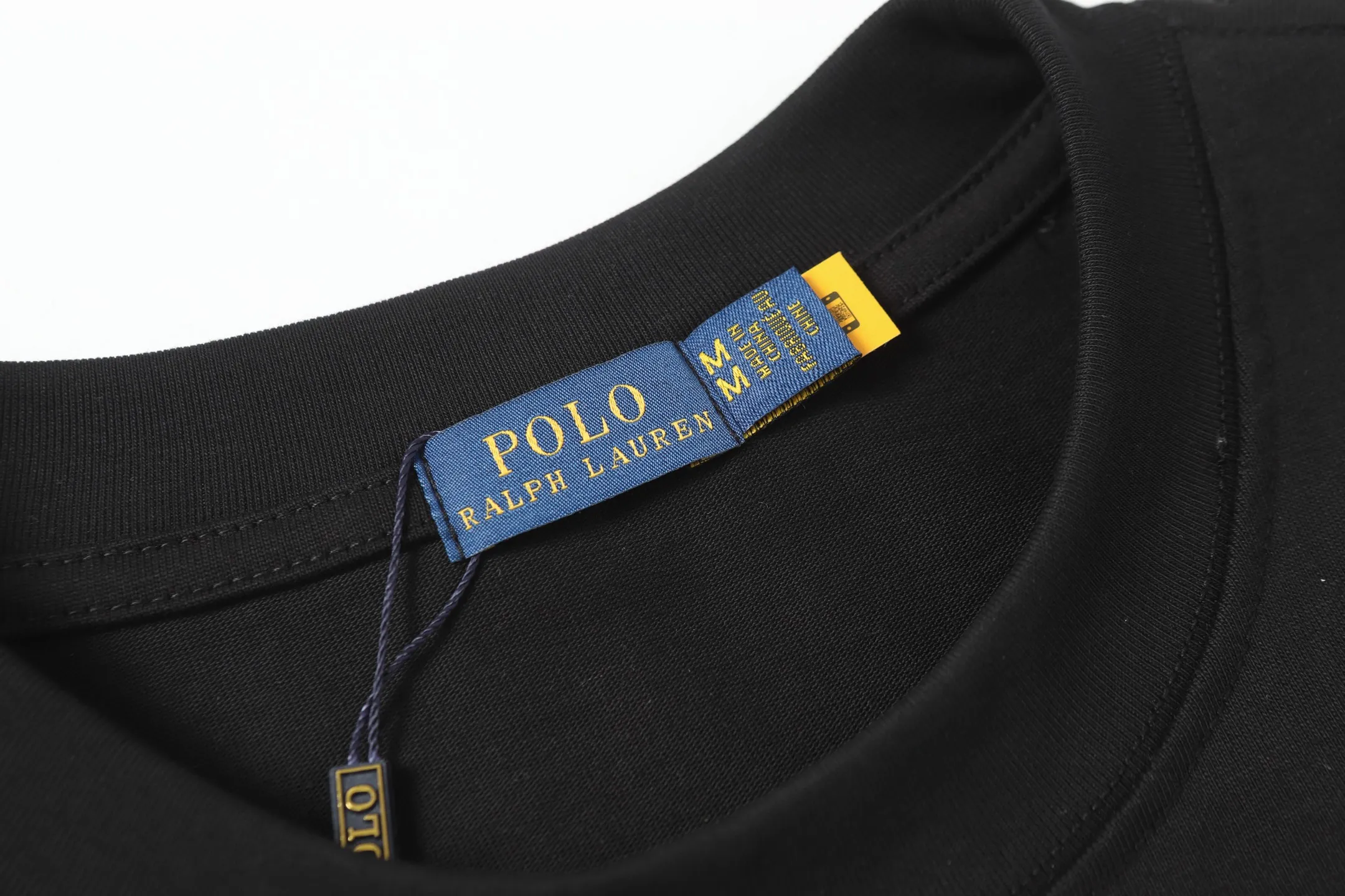 P130 Style number: A007 [Ralph Lauren classic classic printed round neck basic short sleeves] ✅270g double yarn fabric, custom woven and dyed threads ✅Original stickers Scan the QR code to enter the official website ✅Large version, loose and stylish, can wear up to 210 pounds Color: black, white, navy blue, dark gray, light gray Size: S-XL